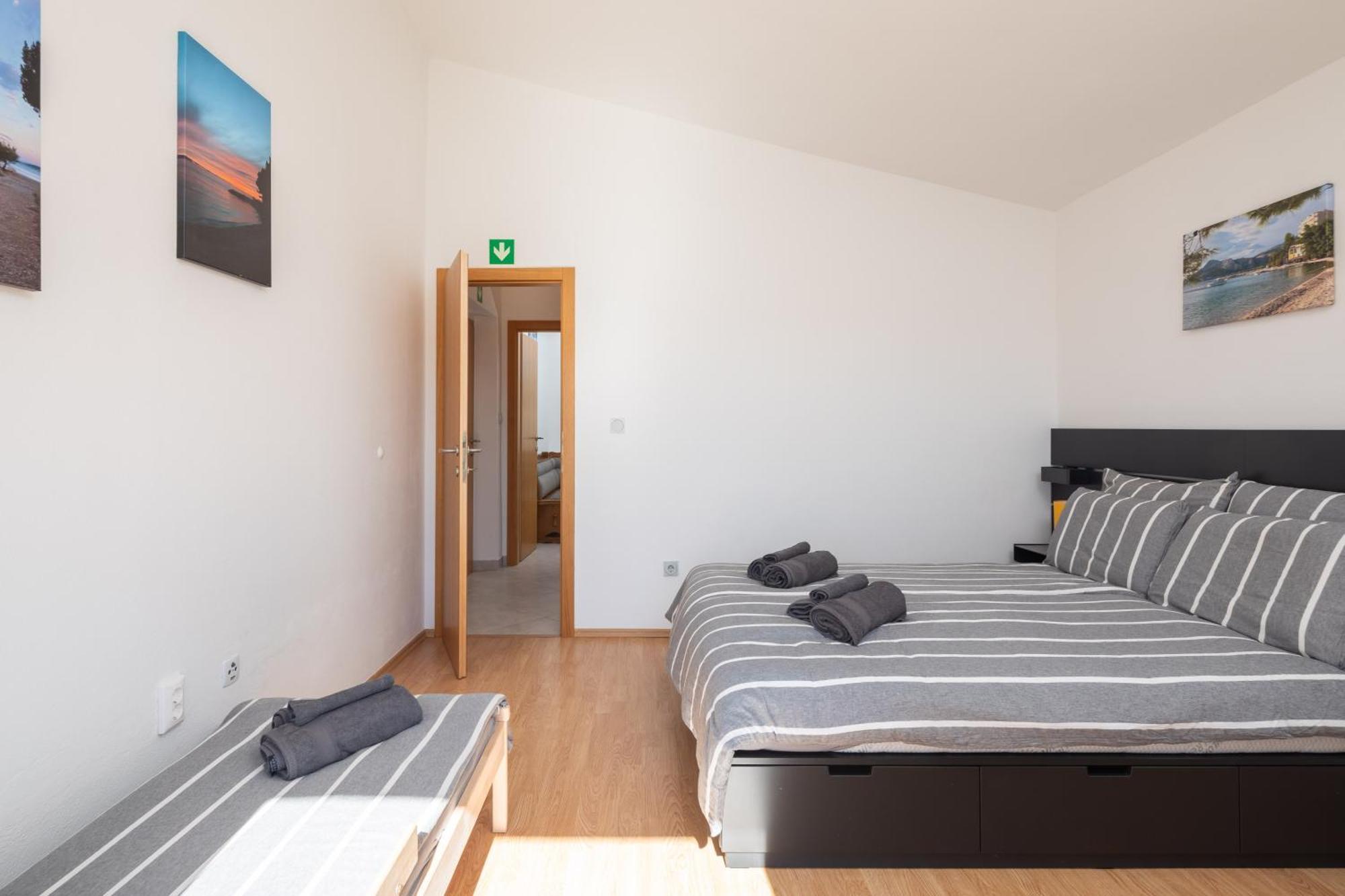 Sunshine Suites Omiš Exterior foto