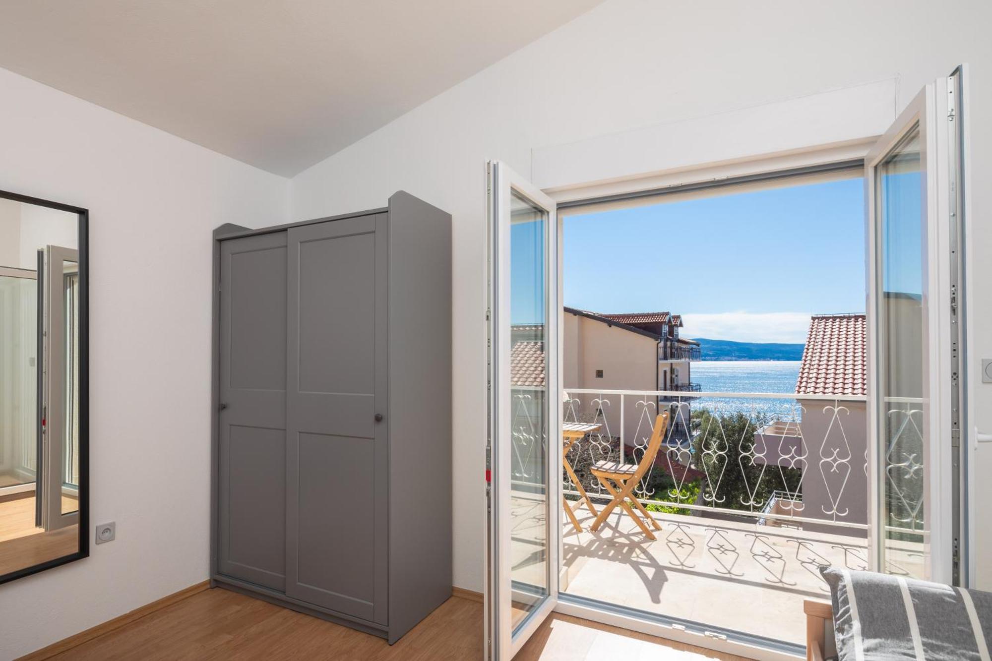 Sunshine Suites Omiš Exterior foto