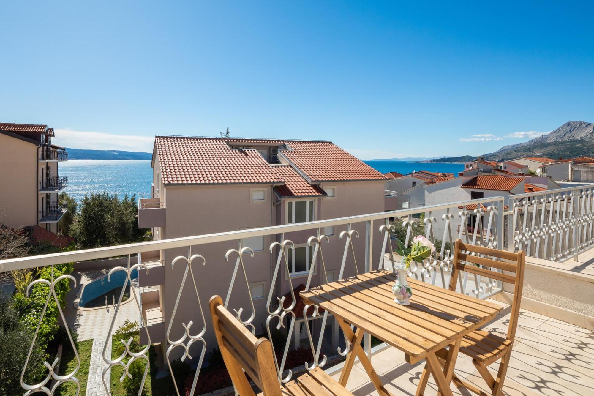 Sunshine Suites Omiš Exterior foto