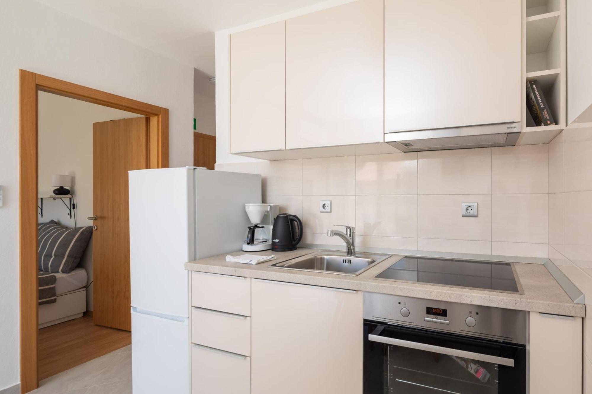 Sunshine Suites Omiš Exterior foto