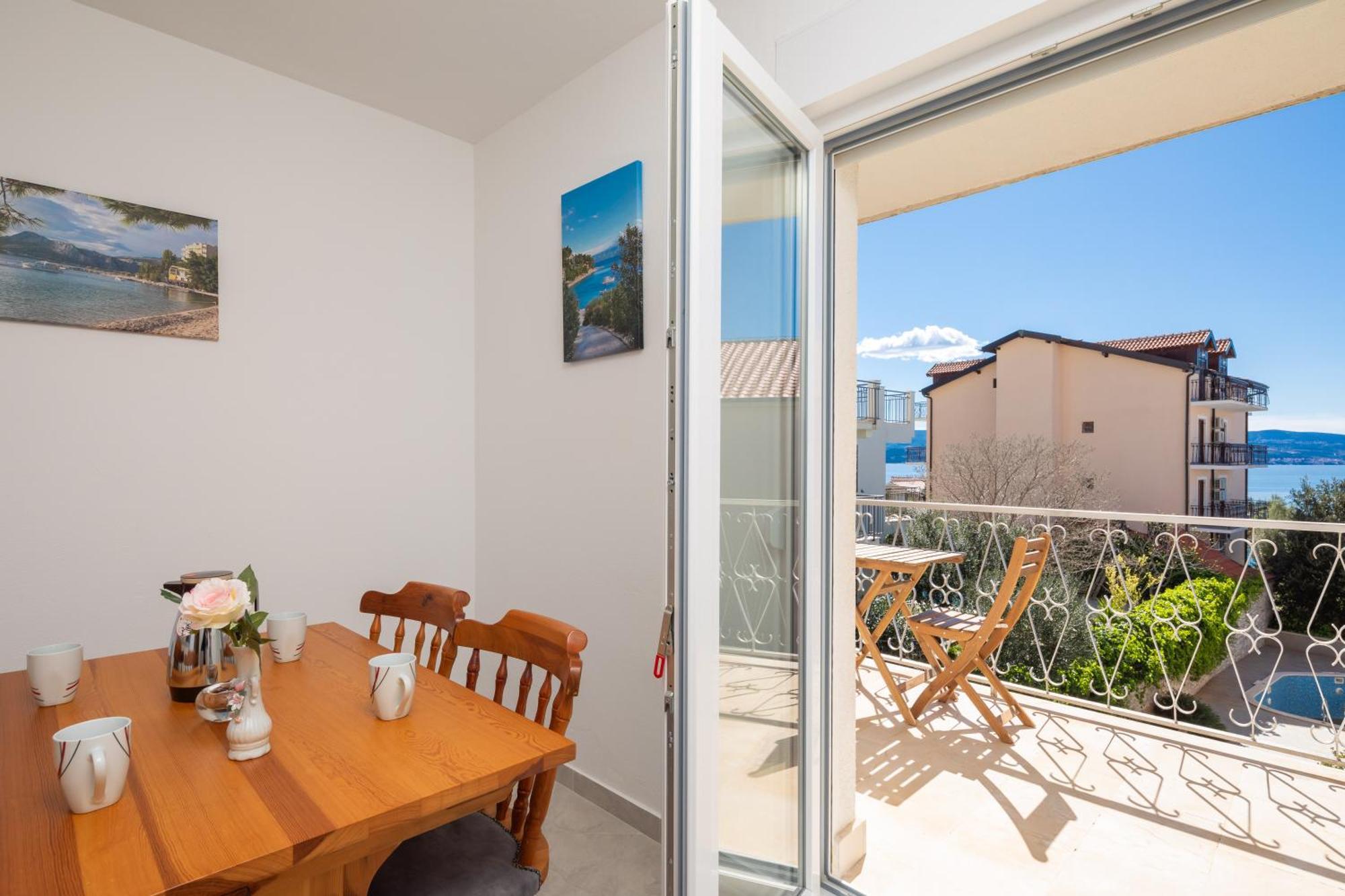Sunshine Suites Omiš Exterior foto