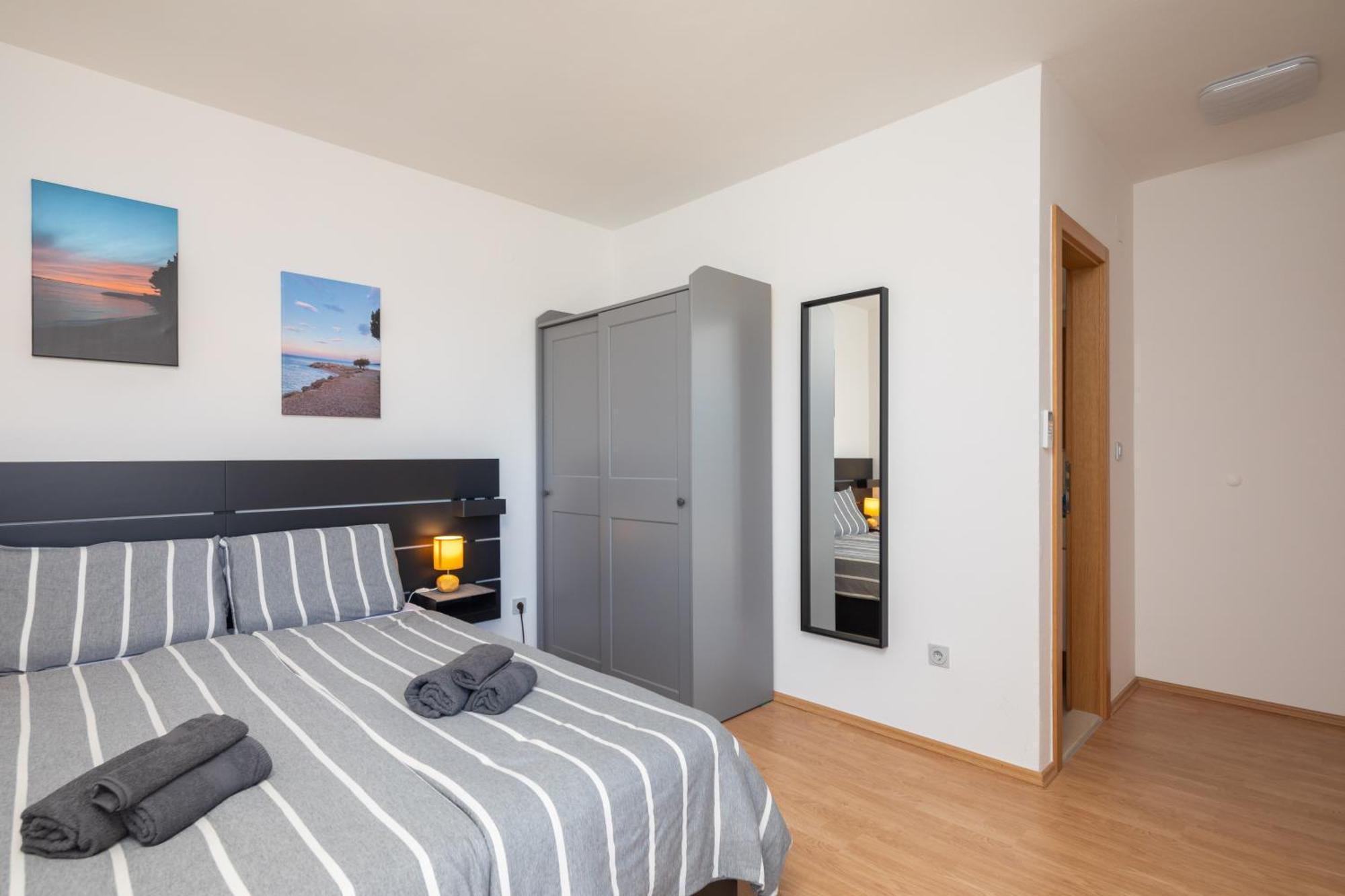 Sunshine Suites Omiš Exterior foto