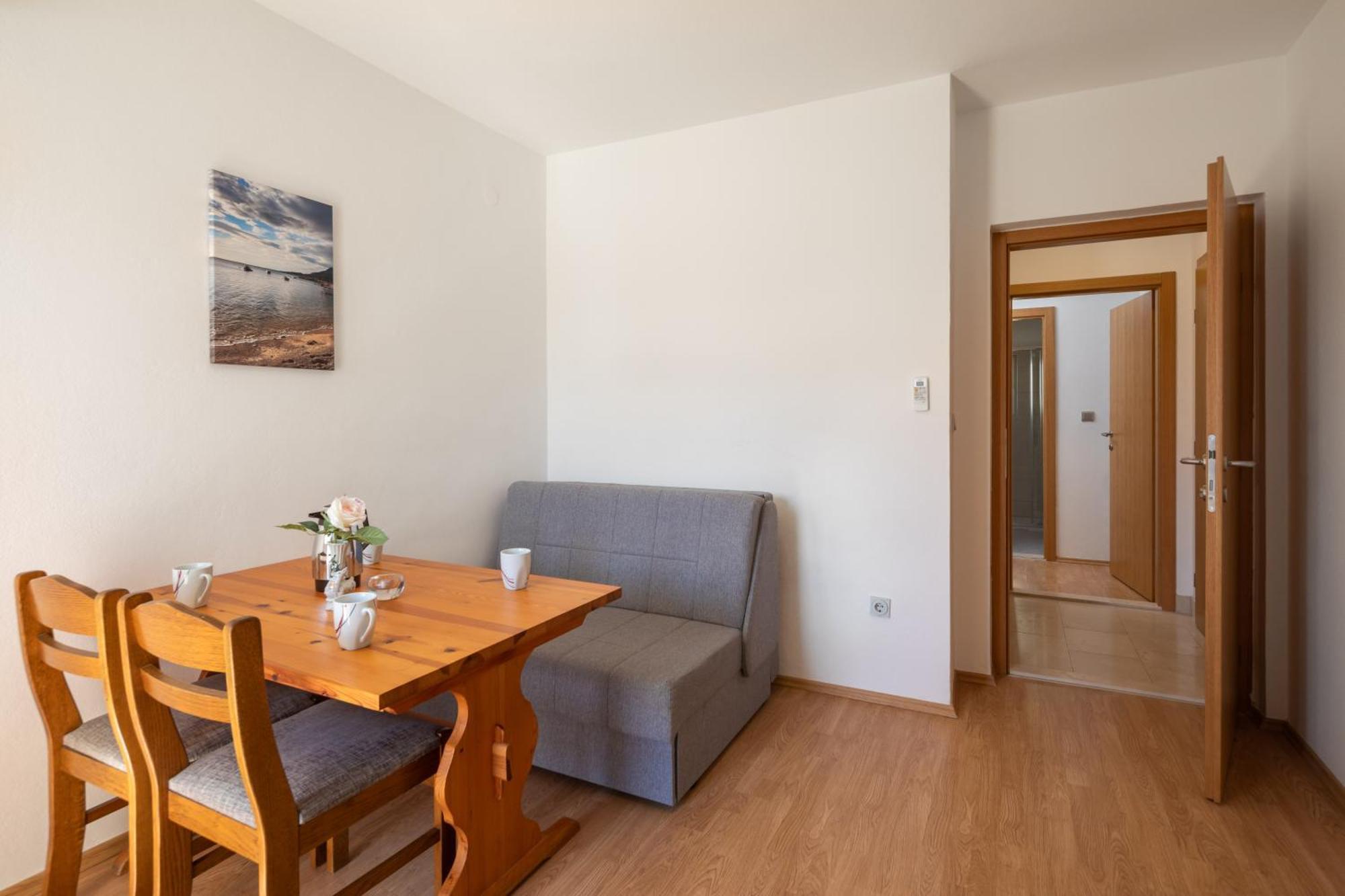 Sunshine Suites Omiš Exterior foto