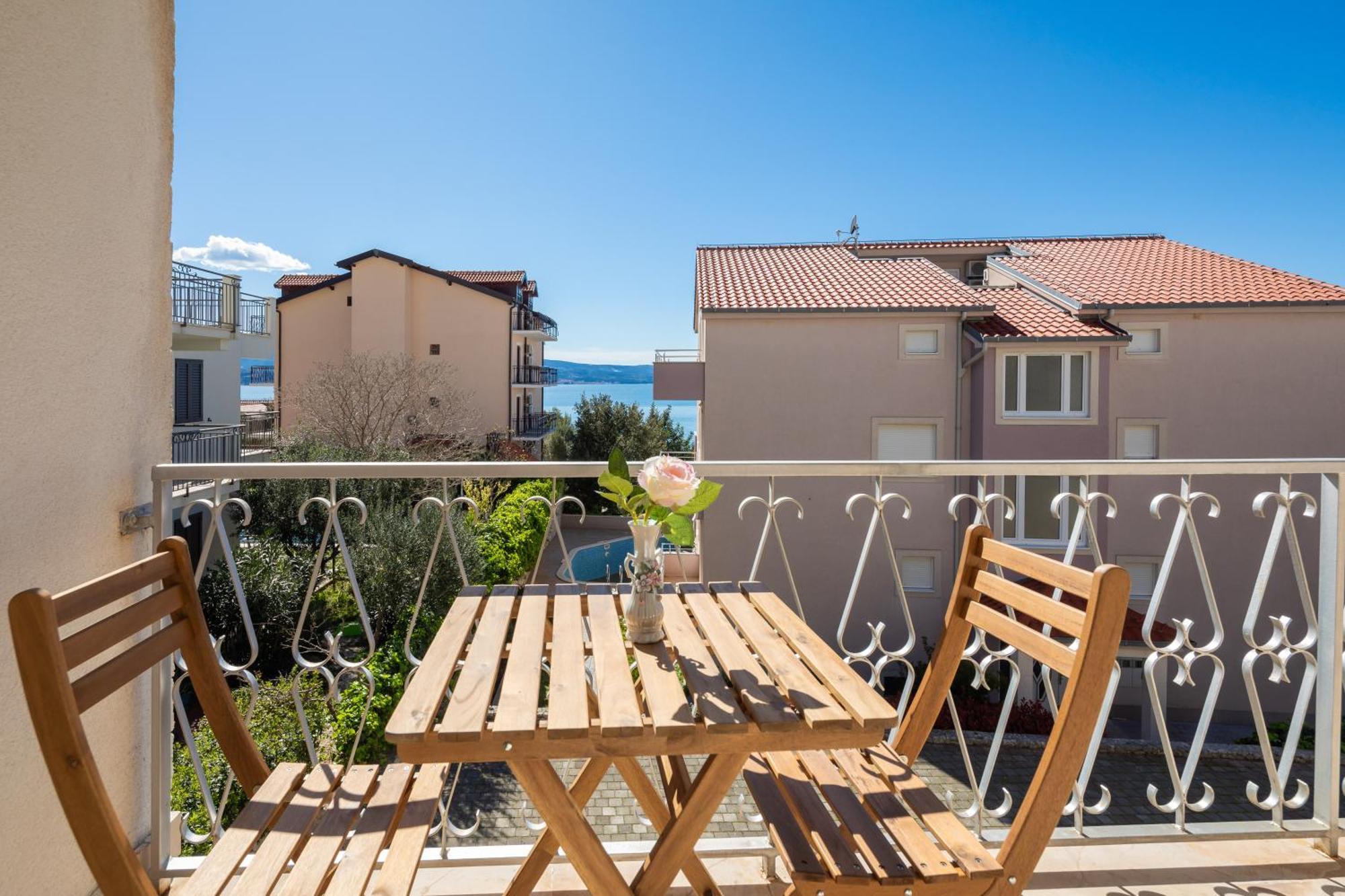 Sunshine Suites Omiš Exterior foto