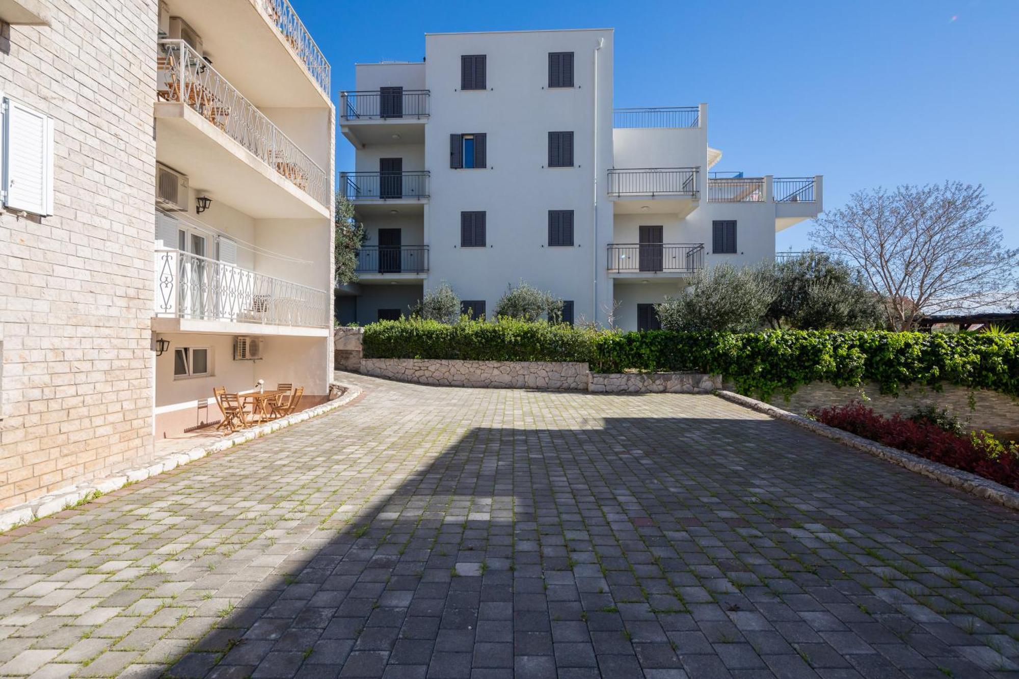 Sunshine Suites Omiš Exterior foto