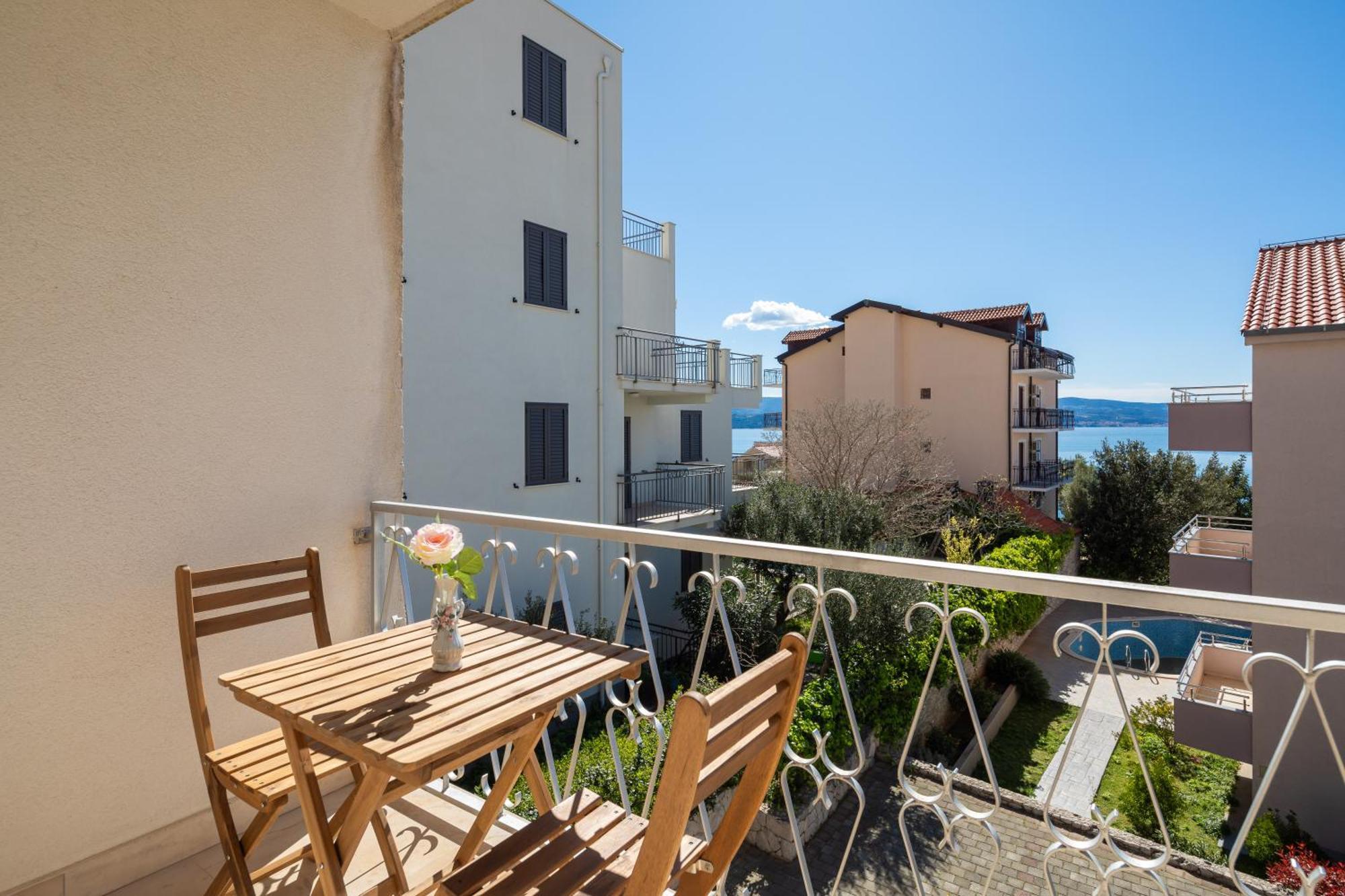 Sunshine Suites Omiš Exterior foto